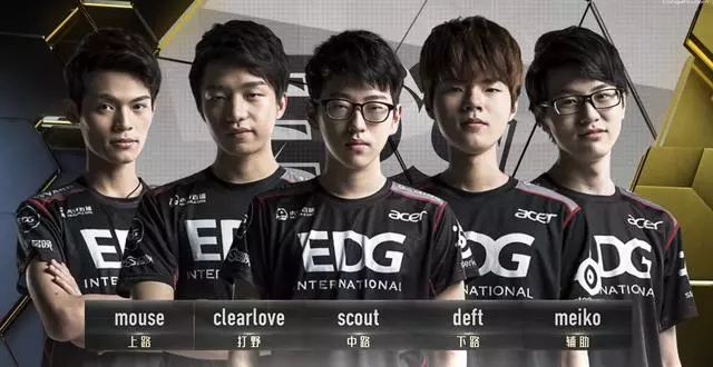 全队的领导 全队的领导