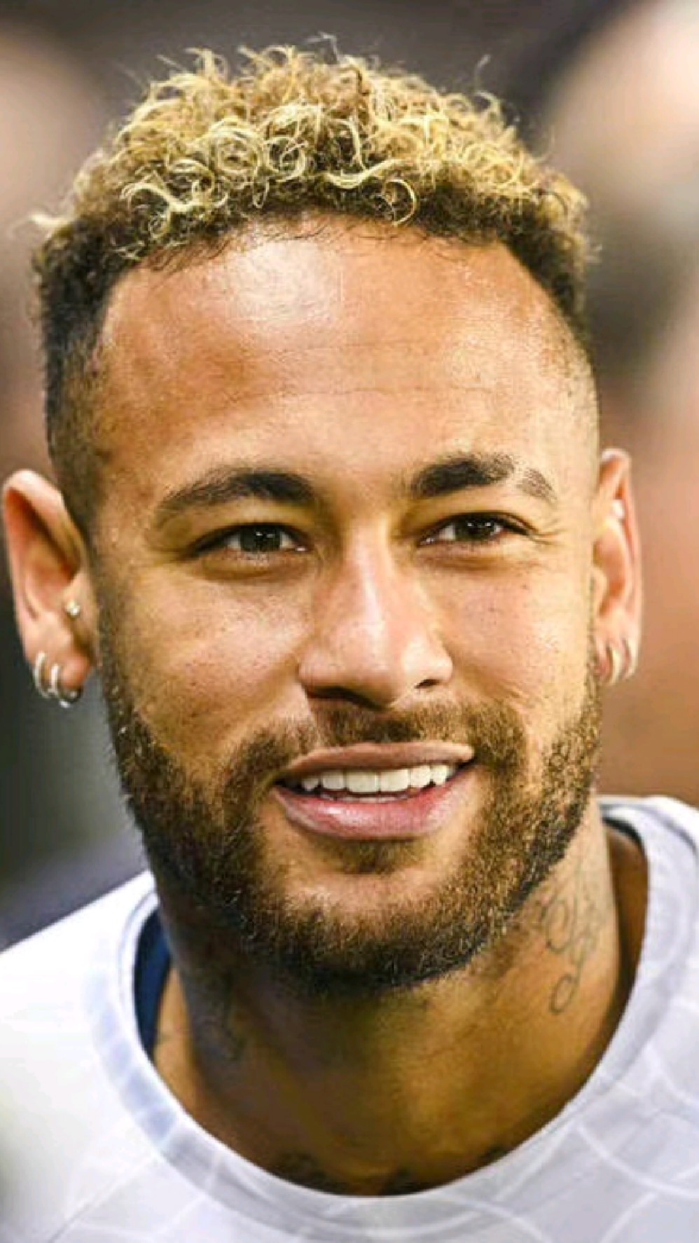 表现引起了 表现引起了